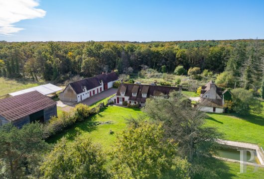 center-val-de-loire - A former farmstead in need of renovation, set in almost 13 ha of land,  surrounded by unspoilt and varied countryside, just 1h30 from Paris in the Loiret department