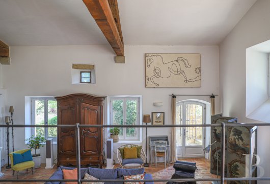 A 17th century building full of light and space in the Luberon, on the outskirts of Lourmarin - photo  n°11