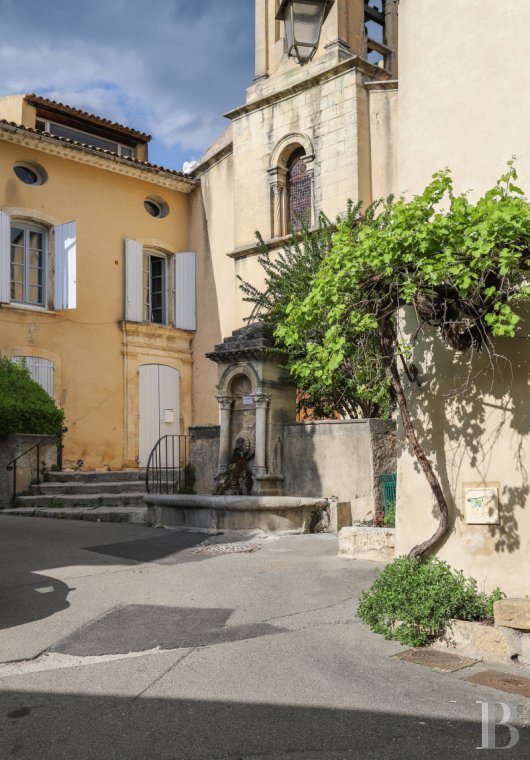 A 17th century building full of light and space in the Luberon, on the outskirts of Lourmarin - photo  n°28