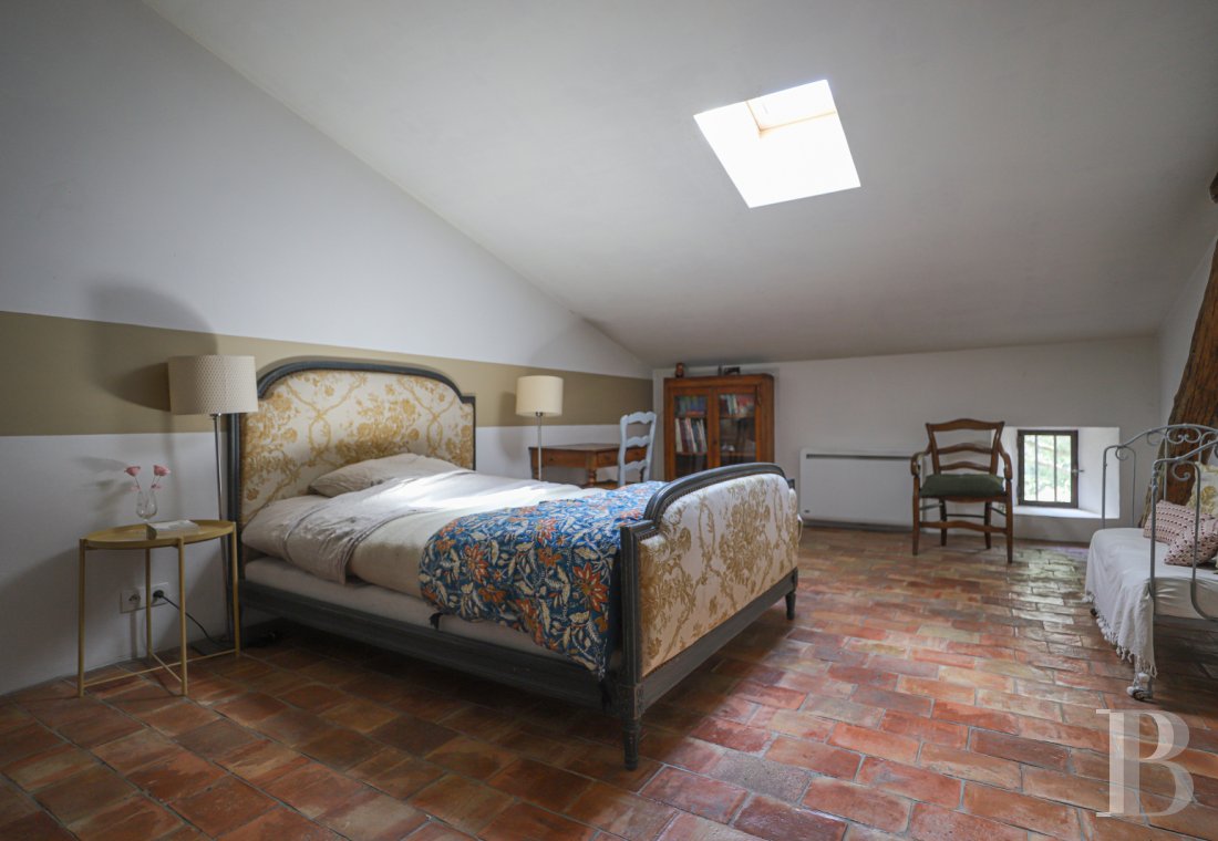 A 17th century building full of light and space in the Luberon, on the outskirts of Lourmarin - photo  n°15