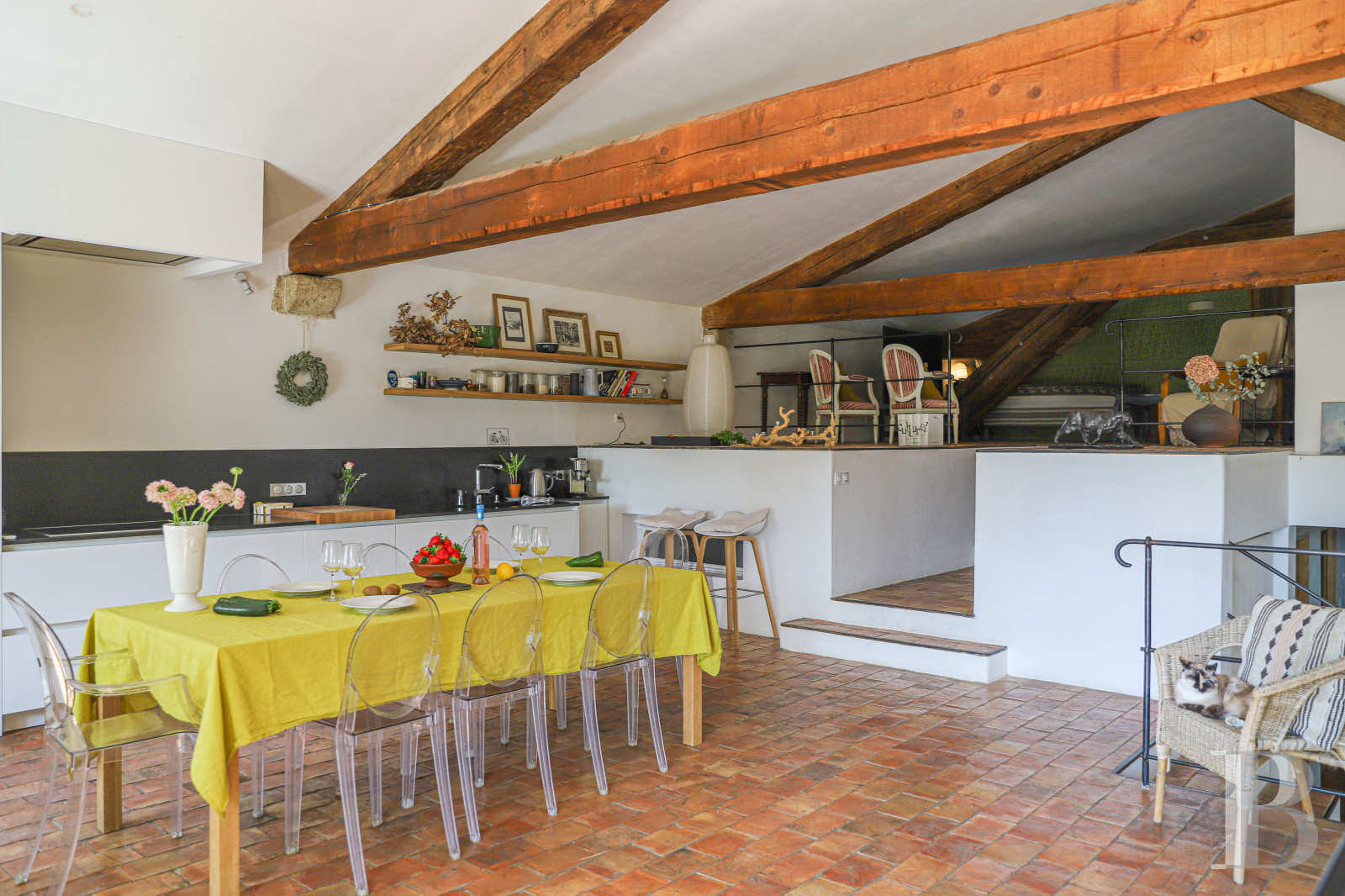 A 17th century building full of light and space in the Luberon, on the outskirts of Lourmarin - photo  n°12
