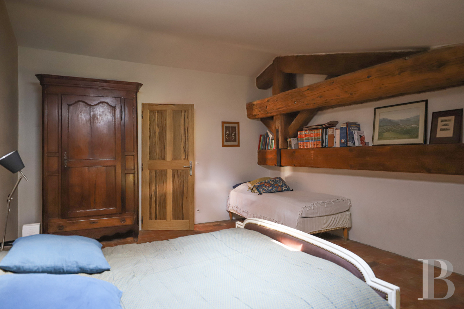 A 17th century building full of light and space in the Luberon, on the outskirts of Lourmarin - photo  n°21