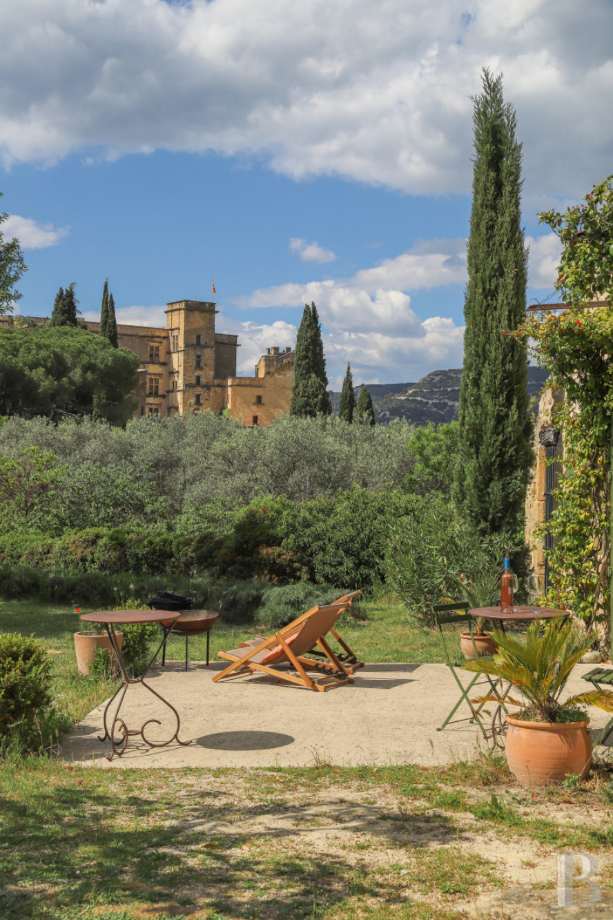 A 17th century building full of light and space in the Luberon, on the outskirts of Lourmarin - photo  n°4
