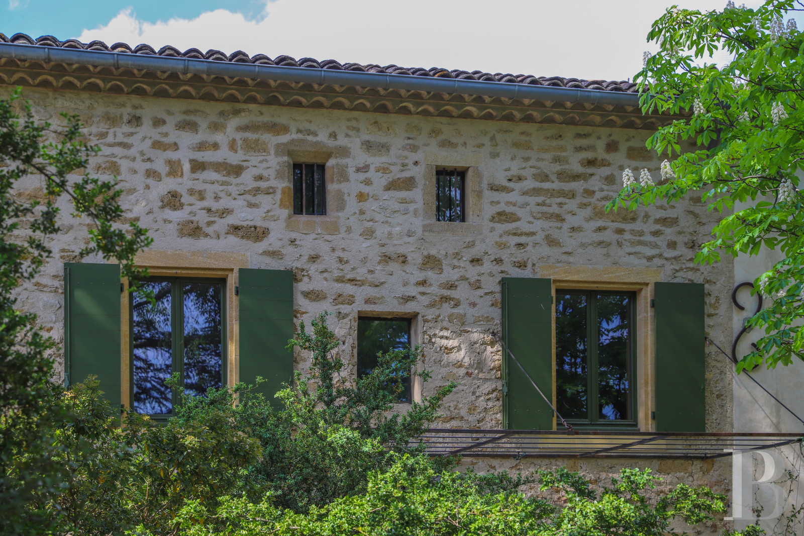 A 17th century building full of light and space in the Luberon, on the outskirts of Lourmarin - photo  n°6
