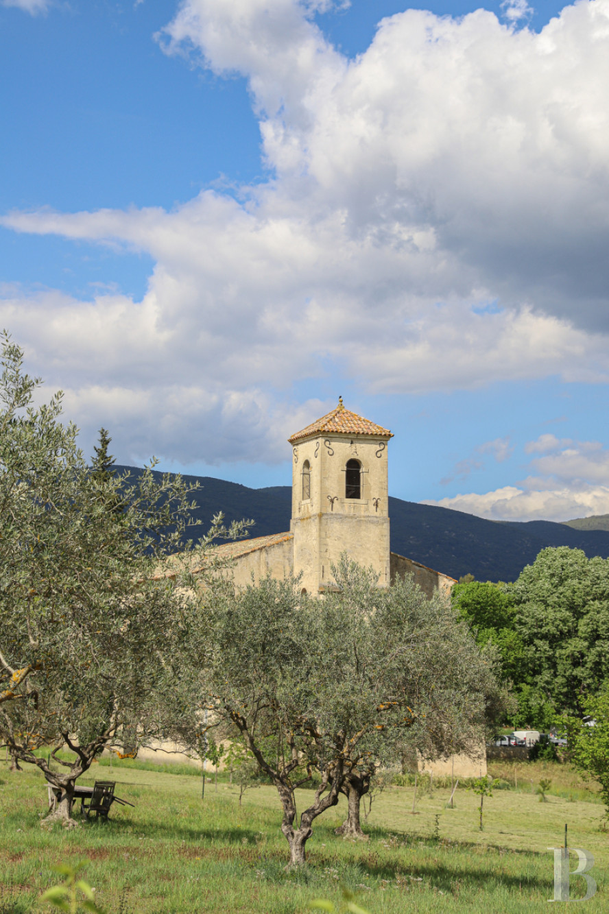 A 17th century building full of light and space in the Luberon, on the outskirts of Lourmarin - photo  n°8