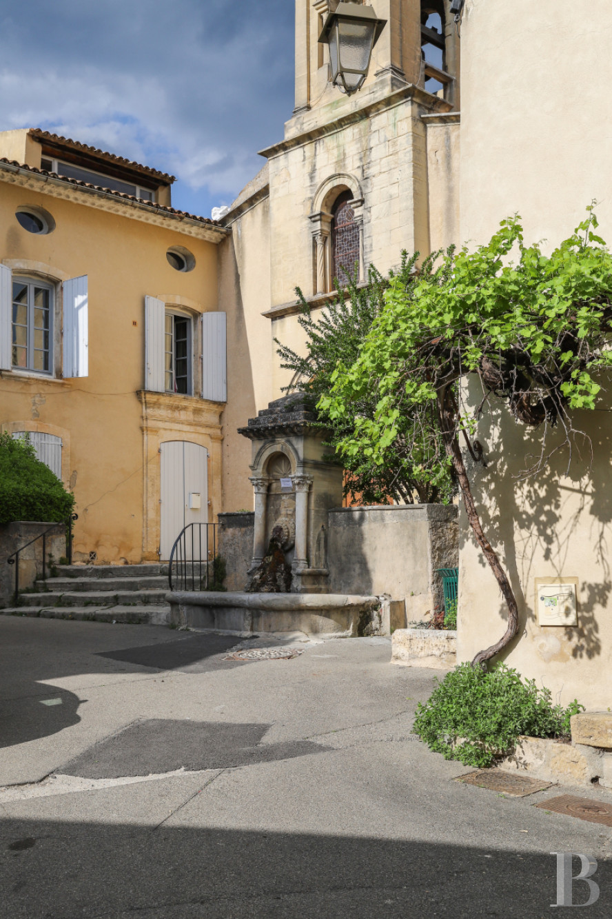 A 17th century building full of light and space in the Luberon, on the outskirts of Lourmarin - photo  n°28