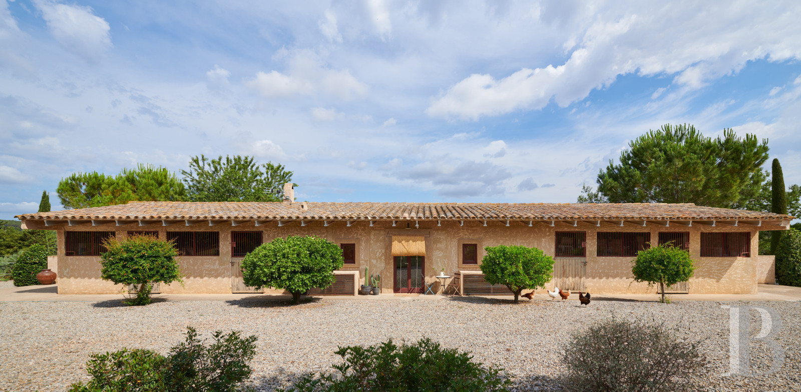 En Catalogne, dans l’arrière-pays de l’Empordà,  une vaste « masia » rénovée en plusieurs maisons - photo  n°30