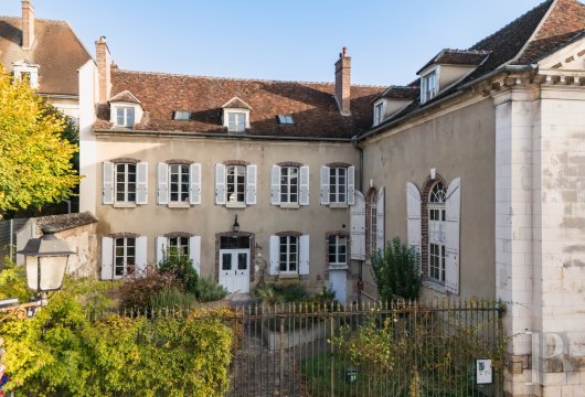 castles for sale France burgundy   - 2