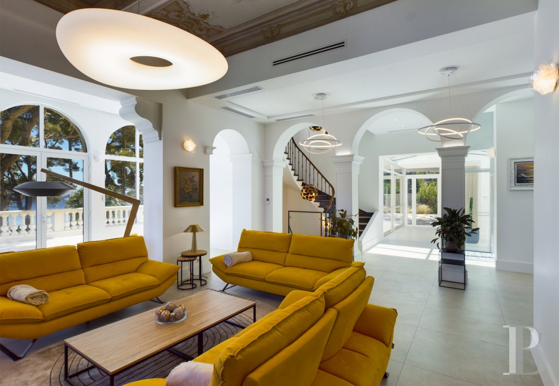 A large 19th century villa overlooking the sea in La Seyne-sur-Mer, the Var - photo  n°9