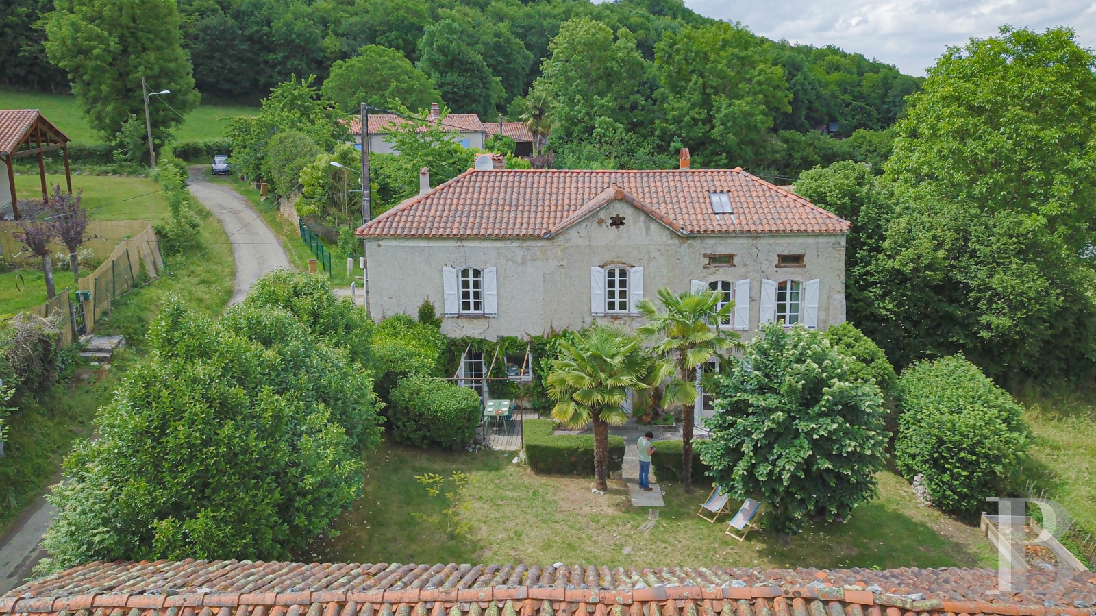 A 19th century mansion in a hamlet in Saint-Bertrand-de-Comminges, Haute-Garonne - photo  n°1