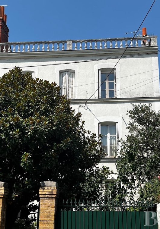 character properties France center val de loire   - 2
