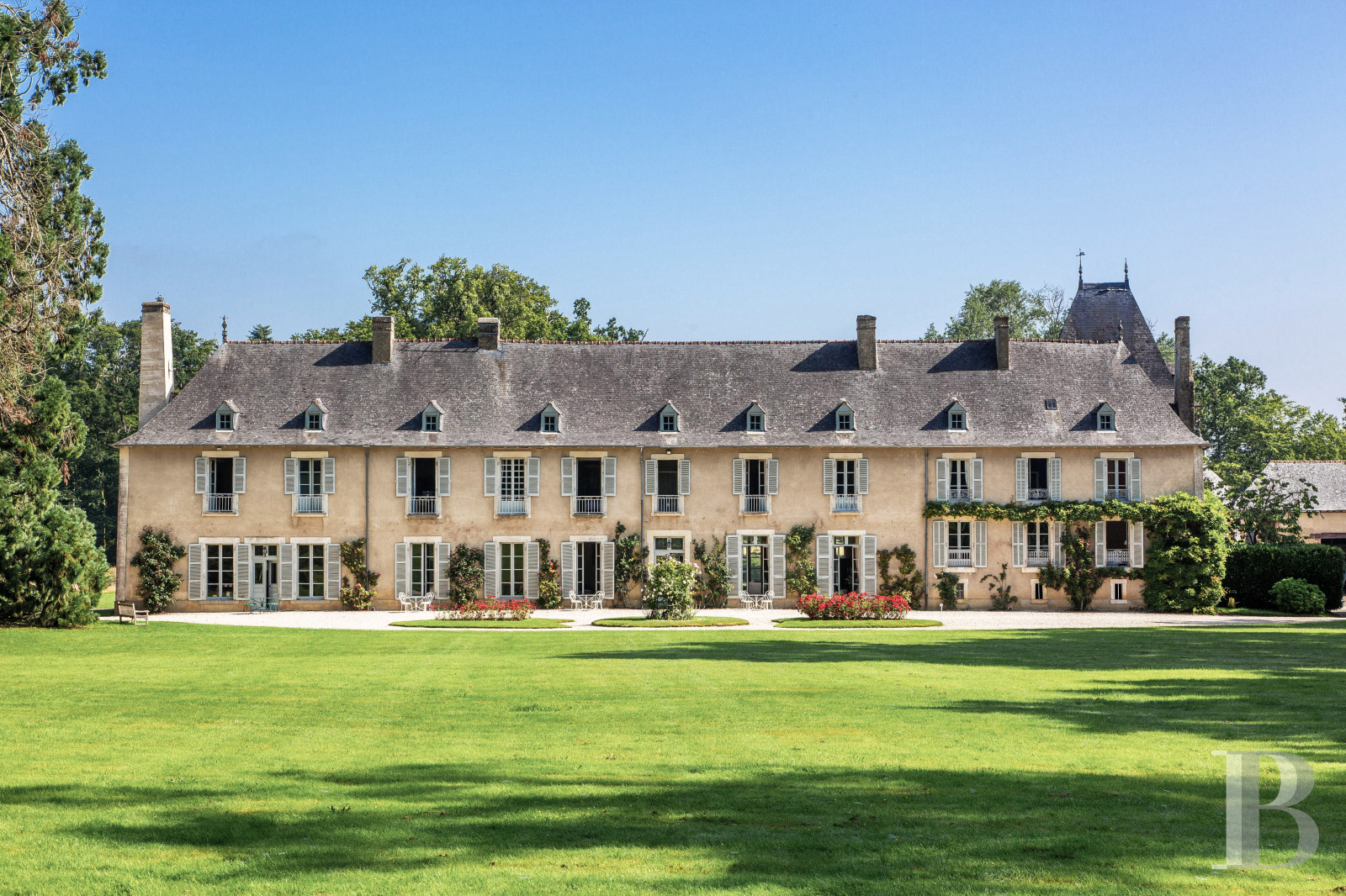 Between Rennes and the Brocéliande Forest, an enchanting family chateau   - photo  n°1