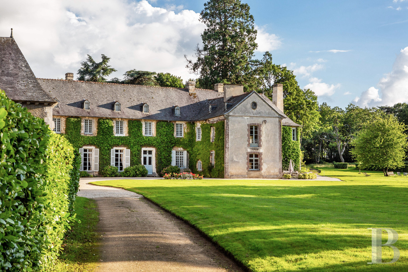 Between Rennes and the Brocéliande Forest, an enchanting family chateau   - photo  n°43