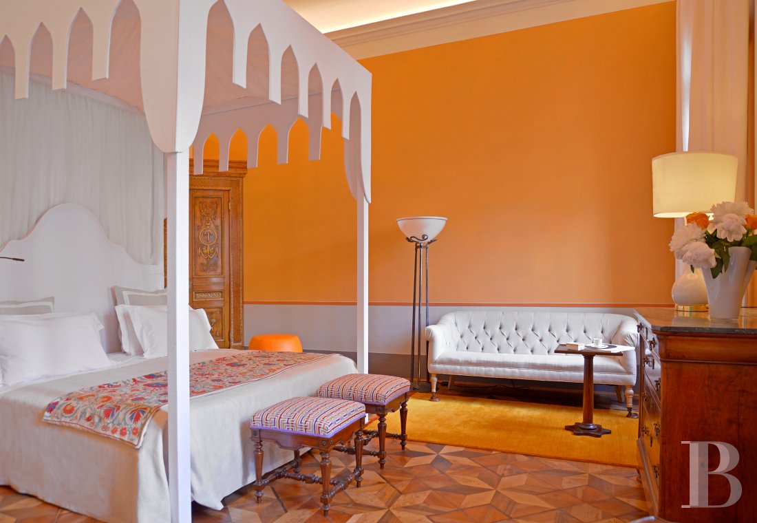 A Venetian palace belonging to an illustrious family with vast apartments on the banks of the Grand Canal  - photo  n°9