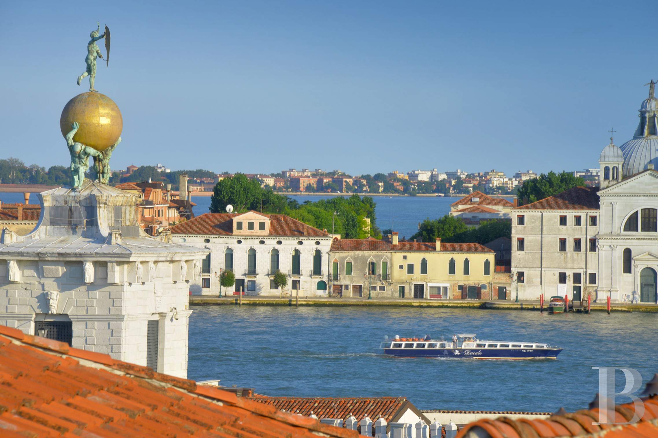 À Venise, au bord du Grand Canal, le palais d’une illustre famille et ses vastes appartements - photo  n°27