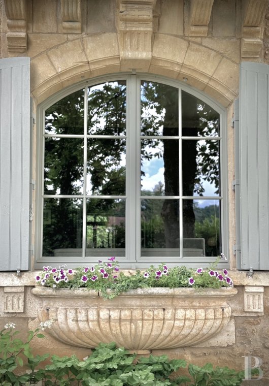 A 1920s house surrounded by a large park in the heart of Sarlat, in the Dordogne - photo  n°2