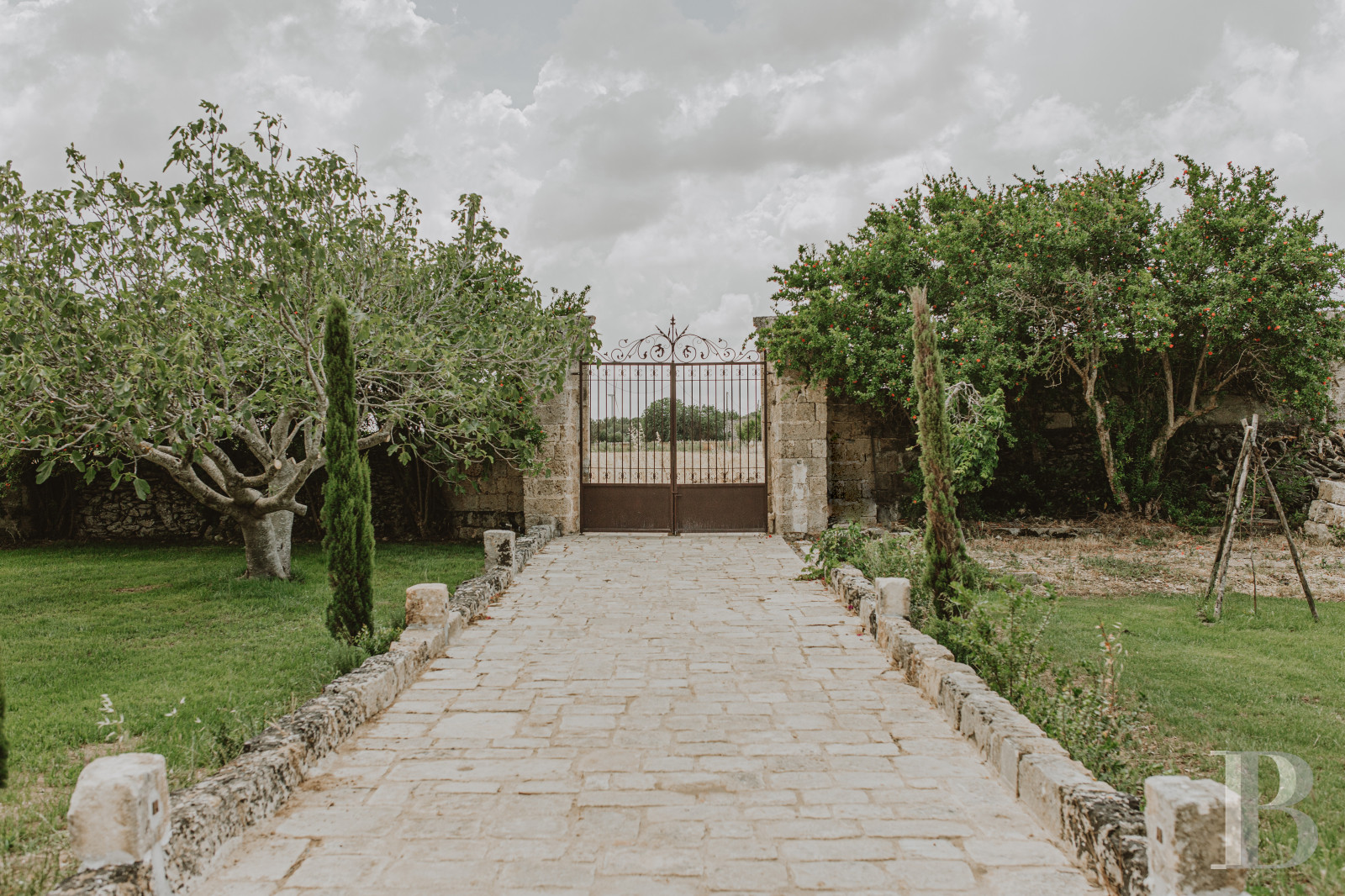 Dans les Pouilles, près de Nardo, une ancienne tour de garde transformée en élégante demeure patricienne - photo  n°2
