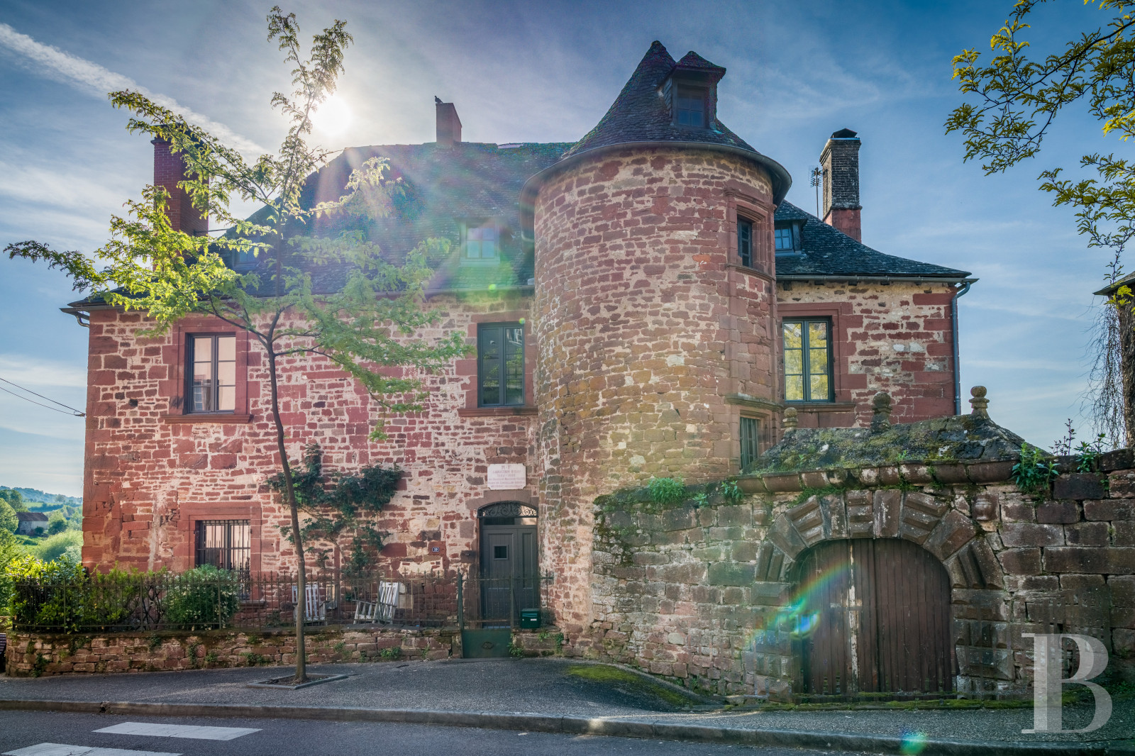 En Corrèze, à Meyssac, une ancienne maison noble du 16e siècle ravivée par un courant anticonventionnel - photo  n°1