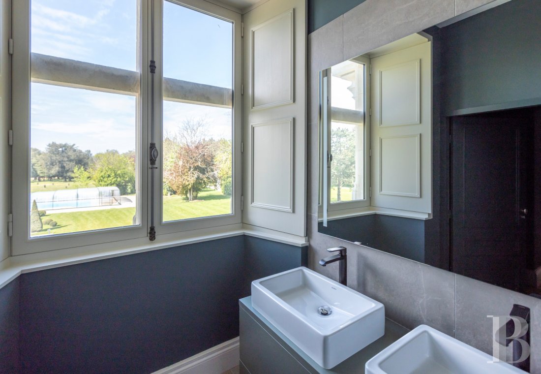 A fully renovated 15th century chateau in Poitou-Charentes, not far from Rochefort - photo  n°24