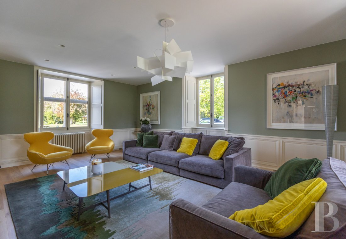 A fully renovated 15th century chateau in Poitou-Charentes, not far from Rochefort - photo  n°5