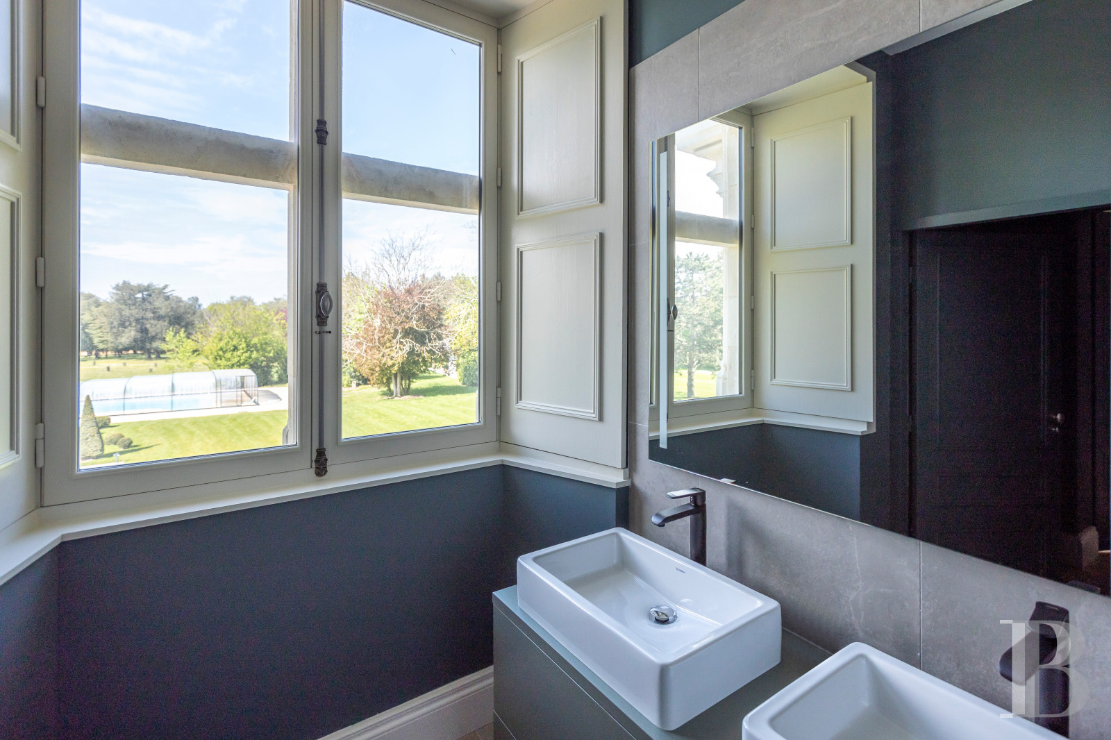 A fully renovated 15th century chateau in Poitou-Charentes, not far from Rochefort - photo  n°24