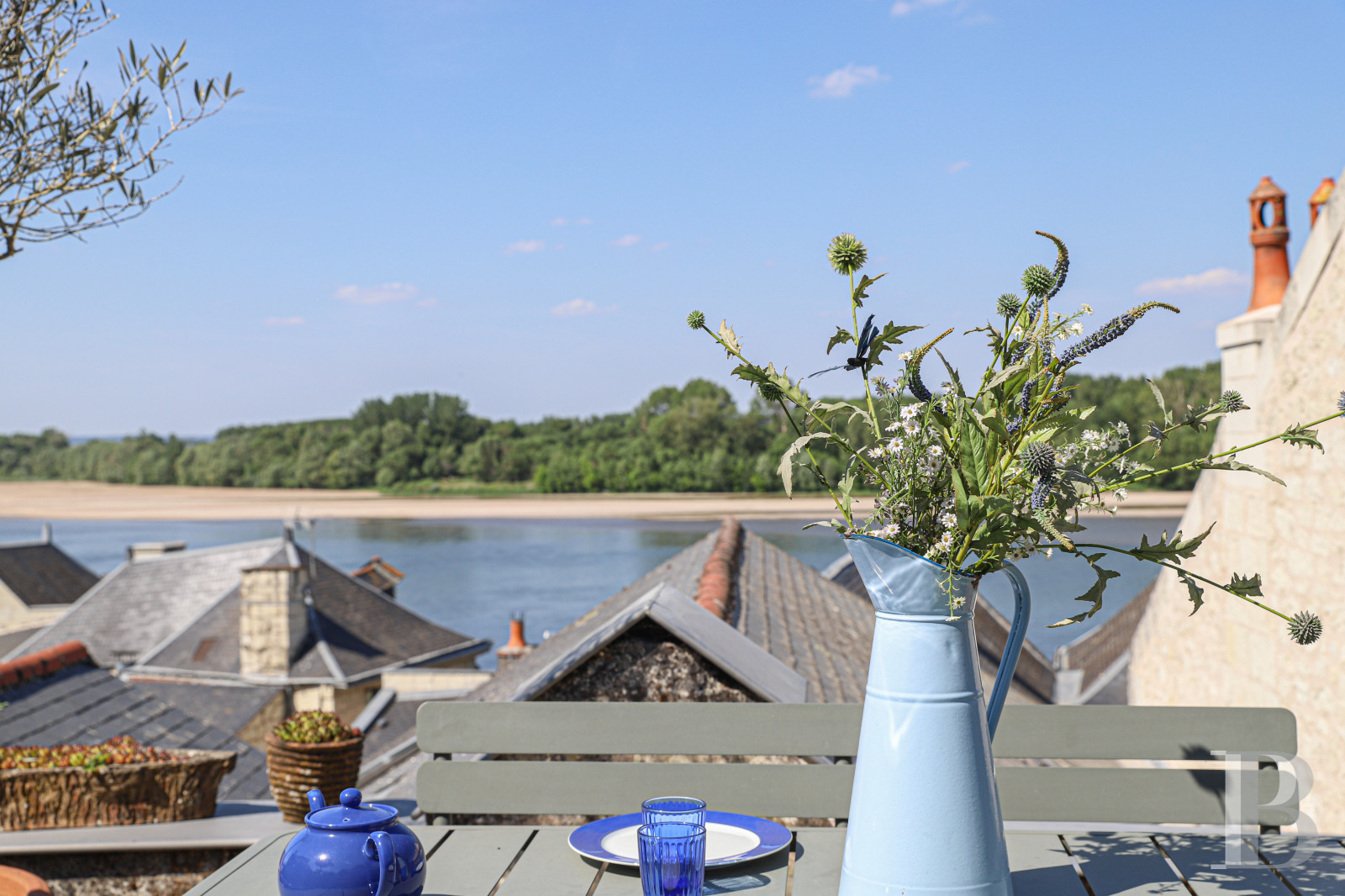 À Montsoreau, en Maine-et-Loire, un appartement dans une ancienne maison de mariniers du 15e siècle - photo  n°1