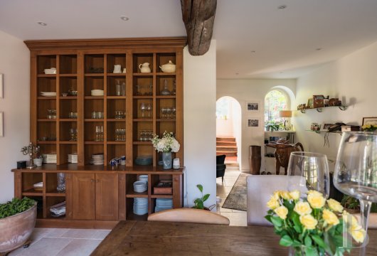 character properties France ile de france   - 5
