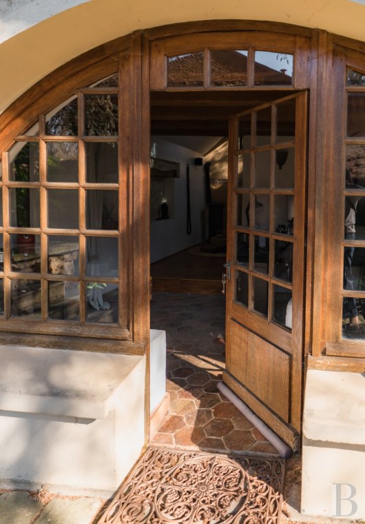 character properties France ile de france   - 10