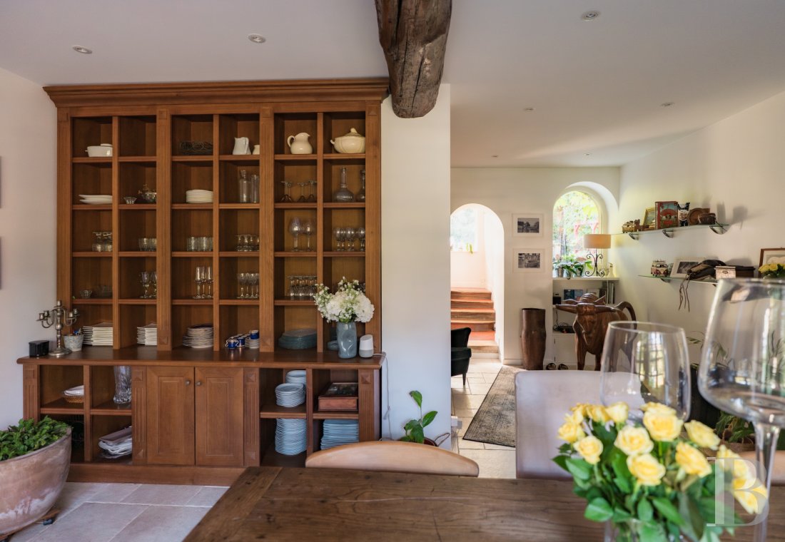 character properties France ile de france   - 5