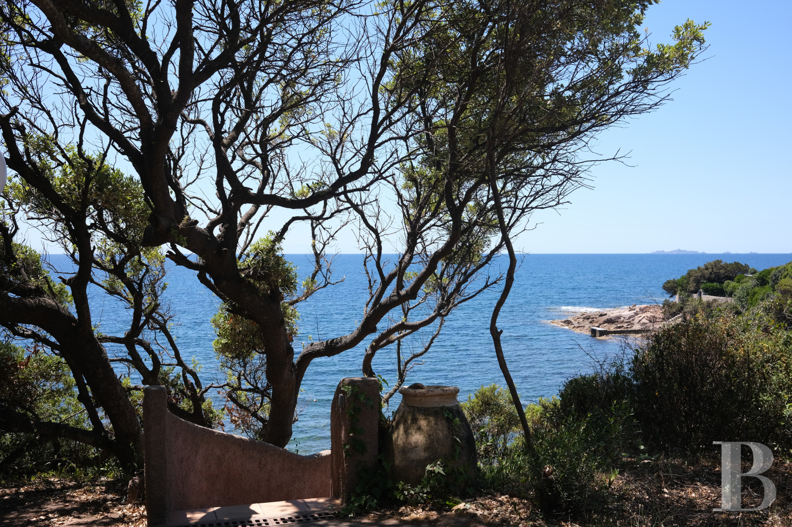 En Corse, dans le golfe d’Ajaccio, un simple cabanon devenu une perle rare - photo  n°3