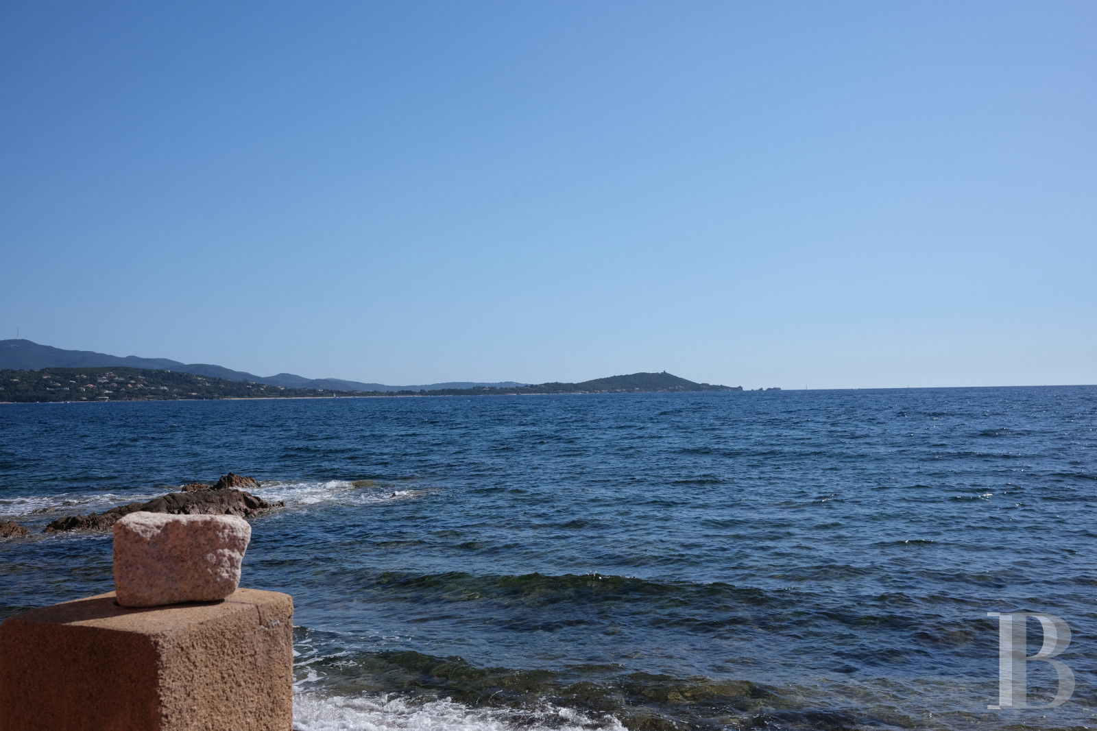 En Corse, dans le golfe d’Ajaccio, un simple cabanon devenu une perle rare - photo  n°9