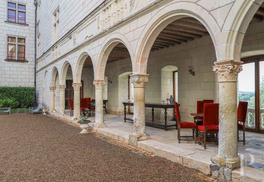 A vast château hotel dating back to the 15th century to the east of Tours, in Loir-et-Cher - photo  n°4