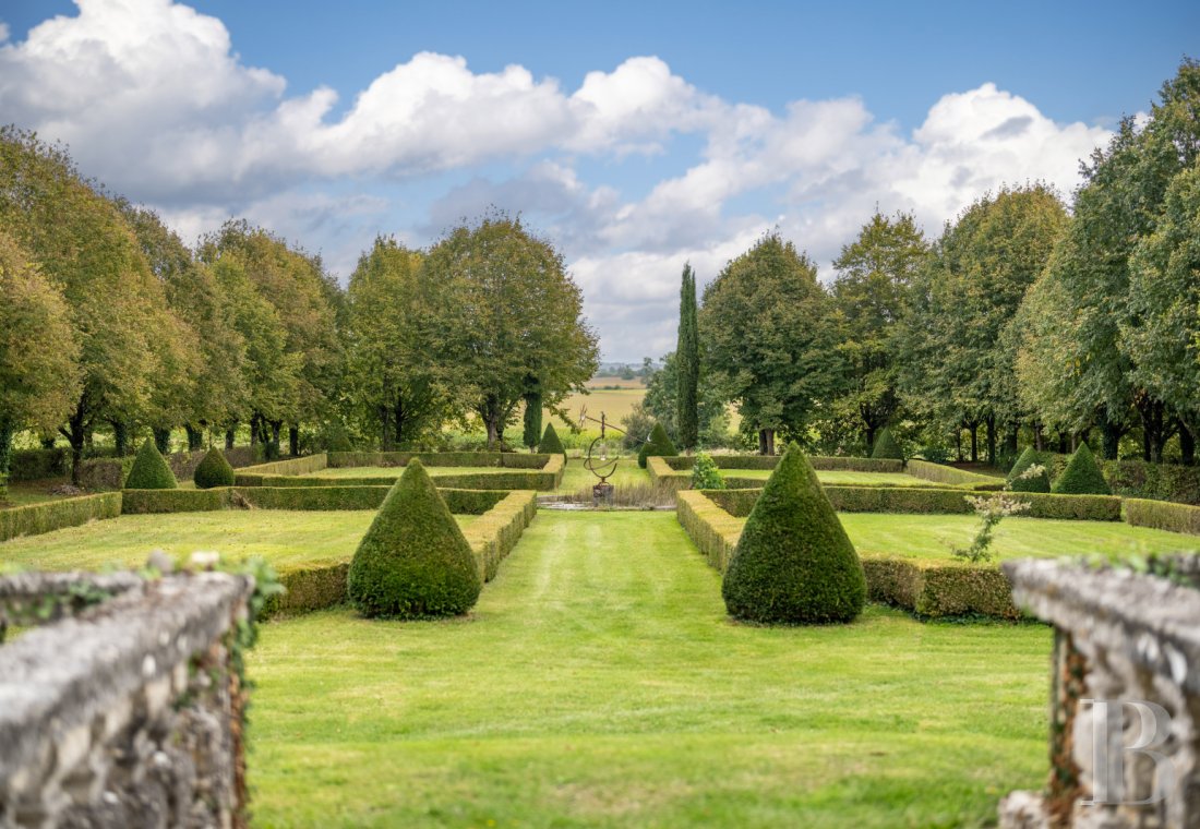 A 17th and 18th century Périgord manor house and its formal garden between Angoulême and Périgueux in the Dordogne - photo  n°20