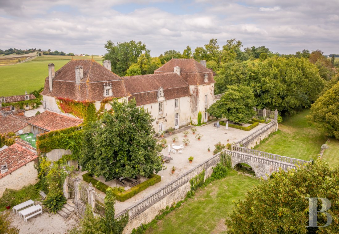 A 17th and 18th century Périgord manor house and its formal garden between Angoulême and Périgueux in the Dordogne - photo  n°38