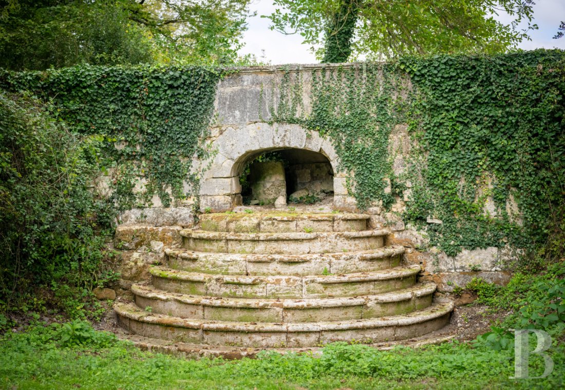 A 17th and 18th century Périgord manor house and its formal garden between Angoulême and Périgueux in the Dordogne - photo  n°37