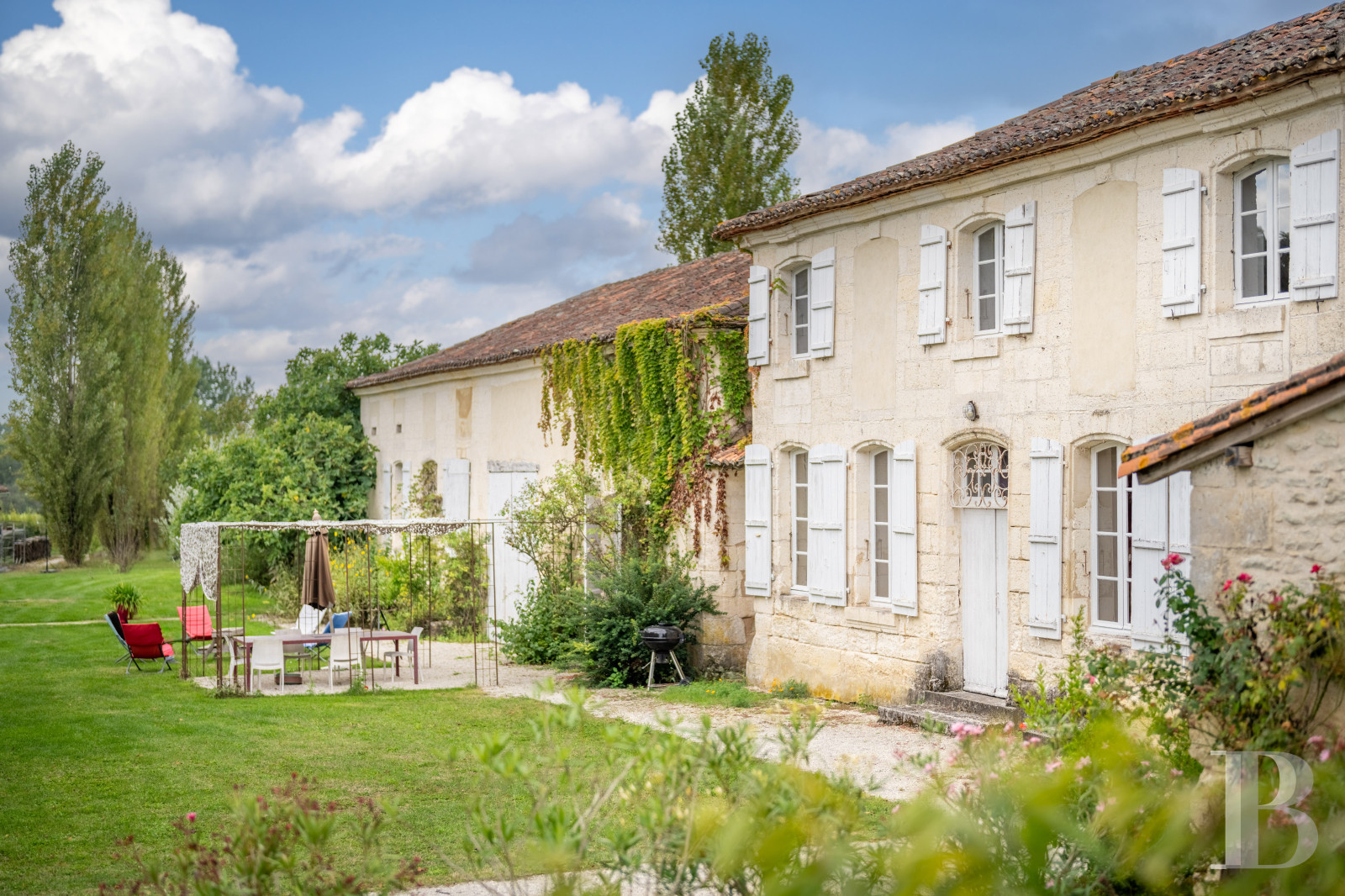 A 17th and 18th century Périgord manor house and its formal garden between Angoulême and Périgueux in the Dordogne - photo  n°23