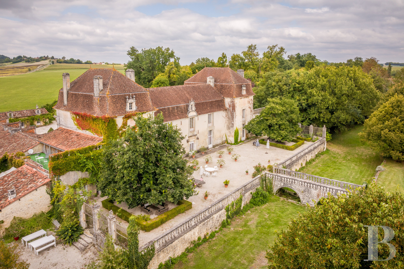 A 17th and 18th century Périgord manor house and its formal garden between Angoulême and Périgueux in the Dordogne - photo  n°38