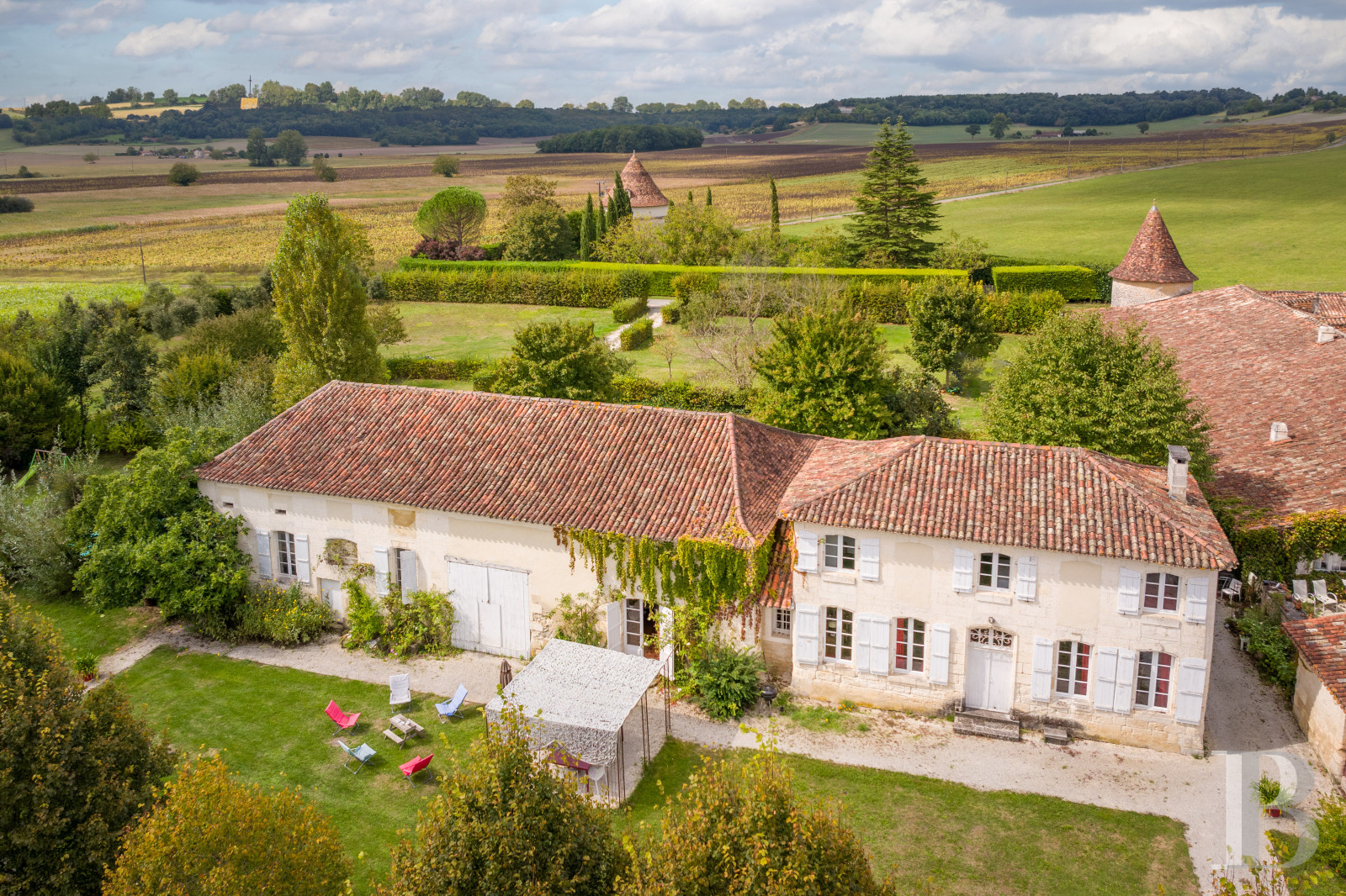 A 17th and 18th century Périgord manor house and its formal garden between Angoulême and Périgueux in the Dordogne - photo  n°21