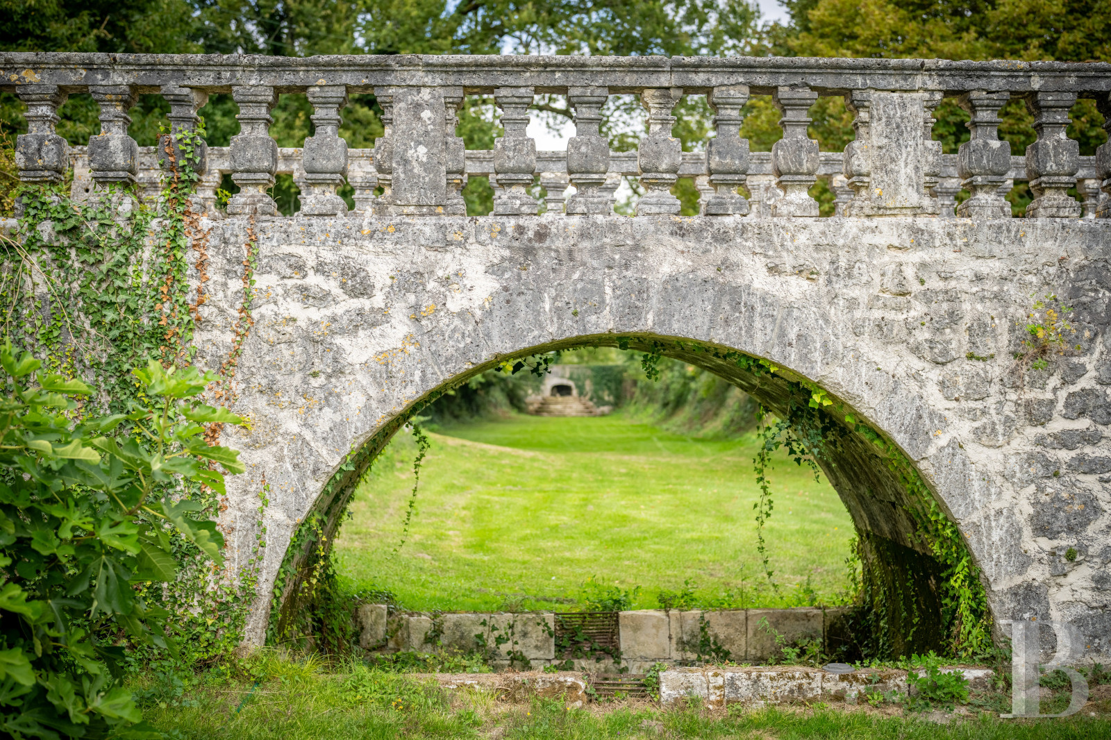 A 17th and 18th century Périgord manor house and its formal garden between Angoulême and Périgueux in the Dordogne - photo  n°36