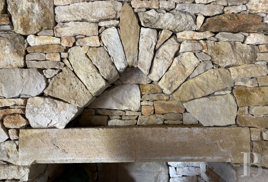 character properties France aquitaine   - 10