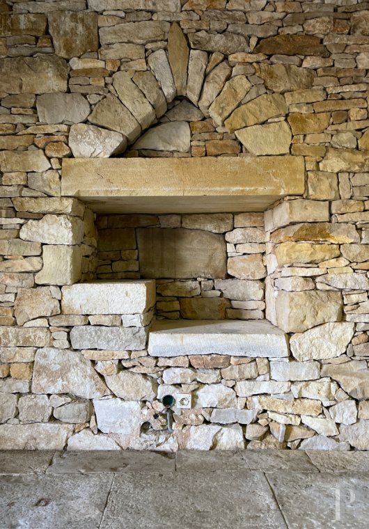 character properties France aquitaine   - 8