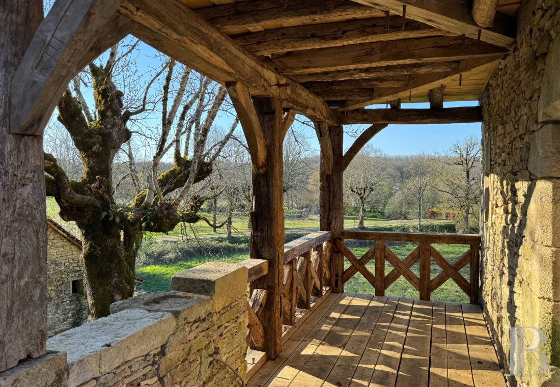 character properties France aquitaine   - 6