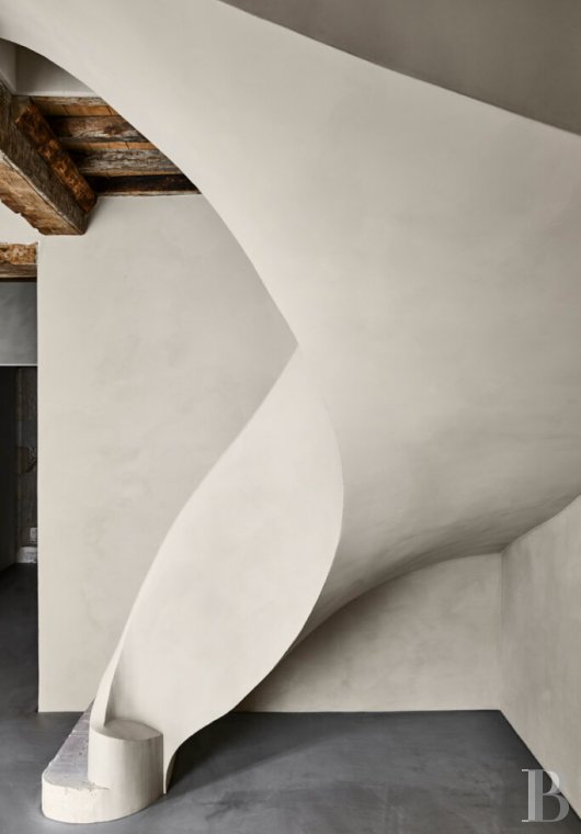 A former 18th century royal factory saved from ruin and completely renovated in Lectoure, the Gers - photo  n°6