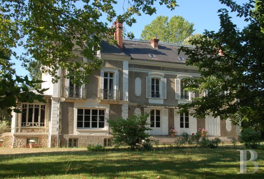 ile-de-france - A 19th-century mansion and its vast garden,  in the south of the Seine-et-Marne department