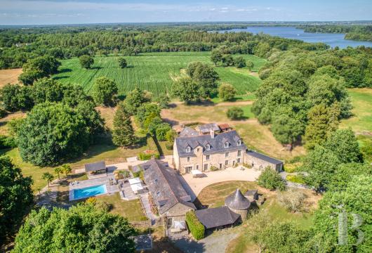 pays-de-loire - A restored 15th-century manor house, a converted farmhouse  and 1.4 hectares of grounds near Nantes