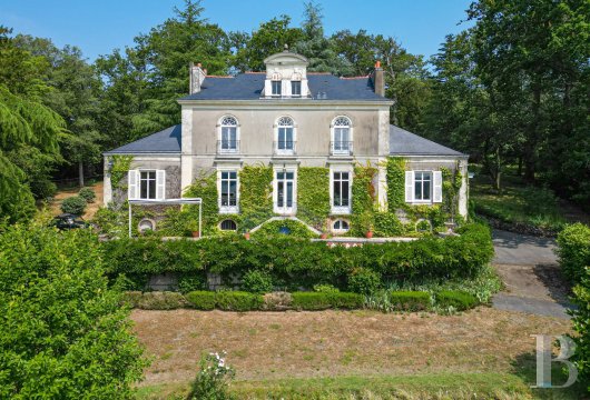 pays-de-loire - A grand house with a remarkable view, overlooking the banks of the River Erdre, 15 kilometres from Nantes