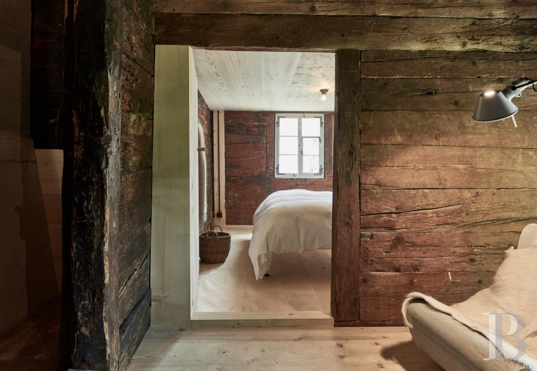 Au centre de la Suisse, à l’est de Lucerne, un chalet du 13e siècle réhabilité dans les règles de l’art - photo  n°12
