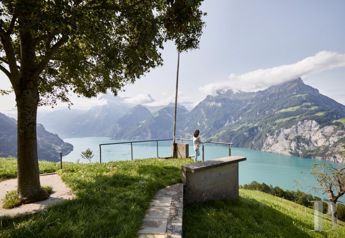 Au centre de la Suisse, à l’est de Lucerne, un chalet du 13e siècle réhabilité dans les règles de l’art - photo  n°3