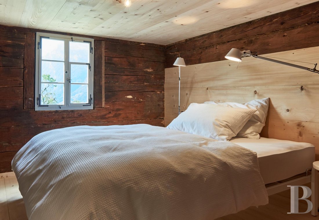 Au centre de la Suisse, à l’est de Lucerne, un chalet du 13e siècle réhabilité dans les règles de l’art - photo  n°9