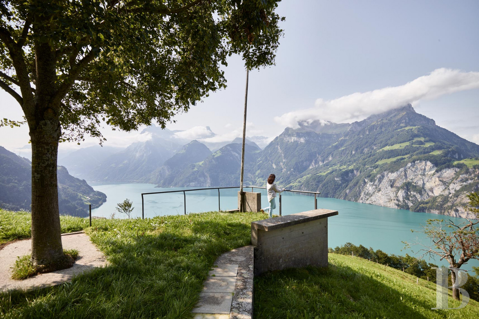 Au centre de la Suisse, à l’est de Lucerne, un chalet du 13e siècle réhabilité dans les règles de l’art - photo  n°3